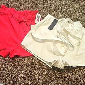 LADIES LOT OD 2 PAIR OF VERY NICE SHORTS READY FOR SPRING